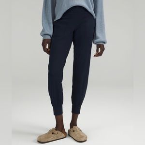 Lululemon Align High-Rise Jogger *Full Length - Size 10 (Color - True Navy)